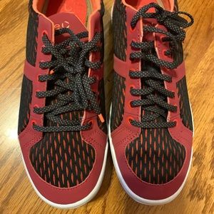 Plae Sneakers - 8 WIDE